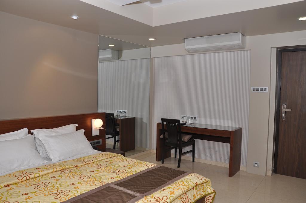 Hotel Imperial Executive, Andheri Mumbai Eksteriør bilde